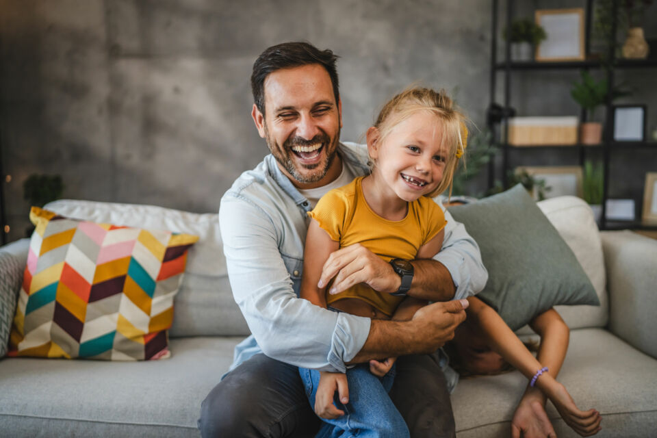 Adobe Stock - Photo d'illustration - Découvrez pourquoi les parents célibataires, avec leur expérience et maturité, sont des candidats idéaux pour une relation amoureuse durable.