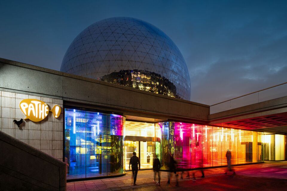 ABC Salles - DR - Photo d'illustration - Pathé La Géode : un dôme futuriste au cœur du Parc de la Villette.