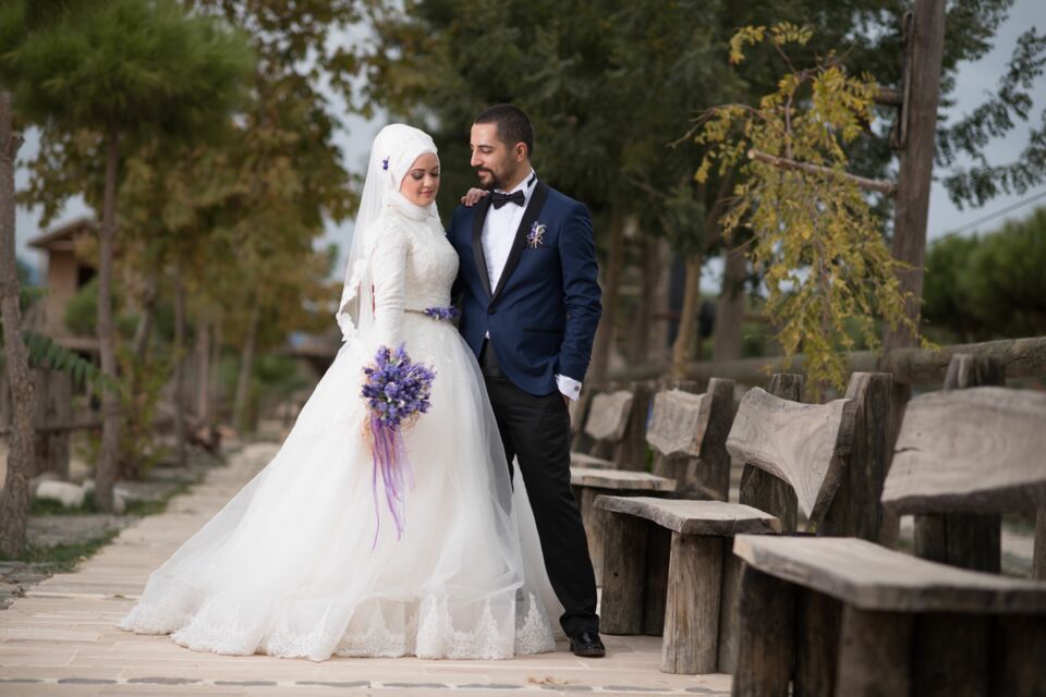 Freepik photo d'illustration : Les rituels post-mariage dans les mariages musulmans sont une façon de ralentir, de célébrer autrement, et de prendre le temps d’honorer le lien créé.