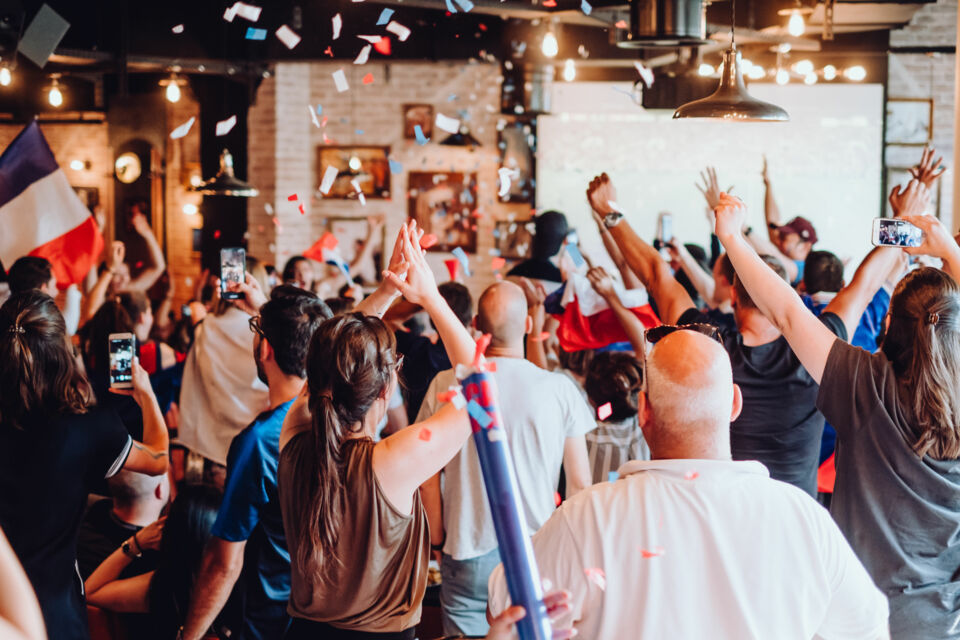 Adobe Stock - Photo d'illustration - Réinventer l’élégance à la française pour des événements plus chaleureux et authentiques.
