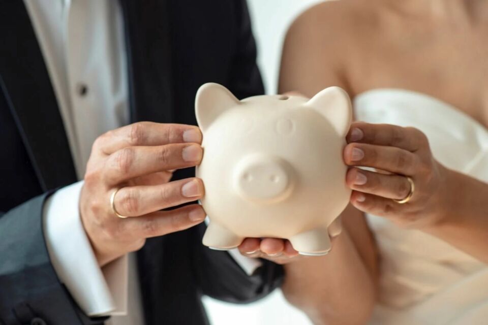 Adobe Stock - Photo d'illustration -&nbsp; Pour financer son mariage et couvrir les différente dépenses sans se ruiner il important de cerner les différents types de prêt mariage&nbsp; et de choisir la formule de financement la plus adapté à votre situation et besoins.&nbsp;