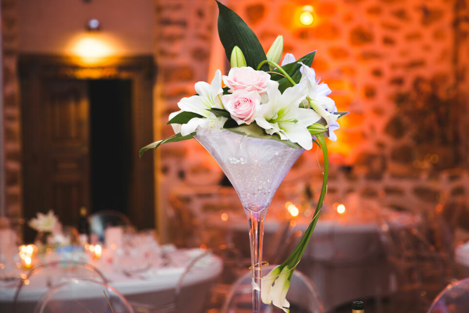 Adobe Stock -  Photo d'illustration - Diffuser subtilement des senteurs dans les espaces clés de votre réception de mariage, c’est créer une ambiance sensorielle raffinée où chaque lieu évoque une émotion particulière et laisse un souvenir olfactif inoubliable.