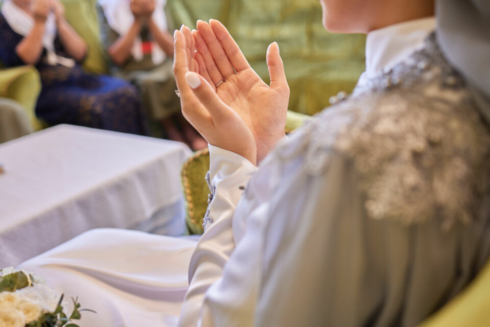 Adobe Stock -&nbsp; Photo d'illustration -&nbsp;&nbsp;Le duʿā’ du Prophète Muhammad ﷺ pour les mariés est une invocation bénie par laquelle il demandait à Allah d’accorder Sa bénédiction aux époux, de renforcer leur union et de la placer sous le signe du bien.