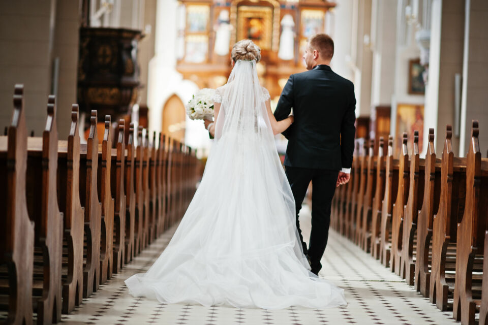 Adobe Stock - Photo d’illustration - Alors que l’amour ne faiblit pas, l’engagement formel séduit de moins en moins. Union libre, défiance envers les traditions, foi revisitée : le mariage vacille, y compris dans les cercles religieux.