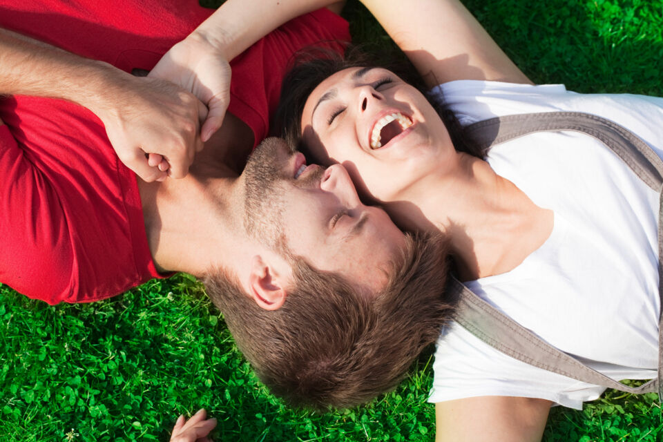 Adobe Stock - Photo d'illustration - Moitié orange, flamme jumelle, âme sœur : un mythe de l’amour parfait à déconstruire à l’ère moderne.