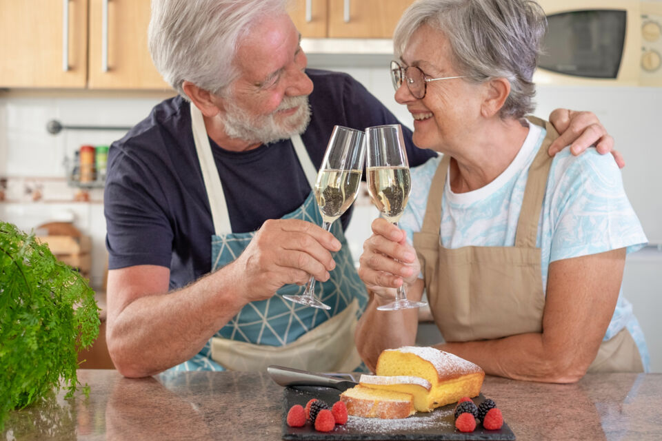 Adobe Stock -&nbsp; Photo d'illustration -&nbsp;&nbsp;Offrir un cadeau éclatant et symbolique, tel qu’un bijou serti de topaze ou une escapade lumineuse, célèbre avec finesse la clarté et la force des liens des noces de topaze.