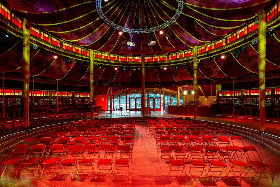 ABC Salles – DR - Salle de spectacle située dans le parc de la Villette à Paris 19e, le Cabaret Sauvage vous accueille dans une ambiance royale et spectaculaire pour organiser des événements tout sauf ordinaires.