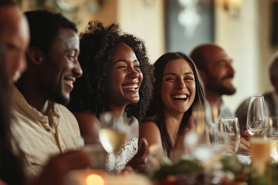 Adobe Stock - Photo d'illustration - La veille du mariage en Europe et en Occident est marquée par des traditions festives et symboliques, comme le repas de répétition, la bénédiction familiale ou des rituels culturels visant à unir et préparer les mariés.