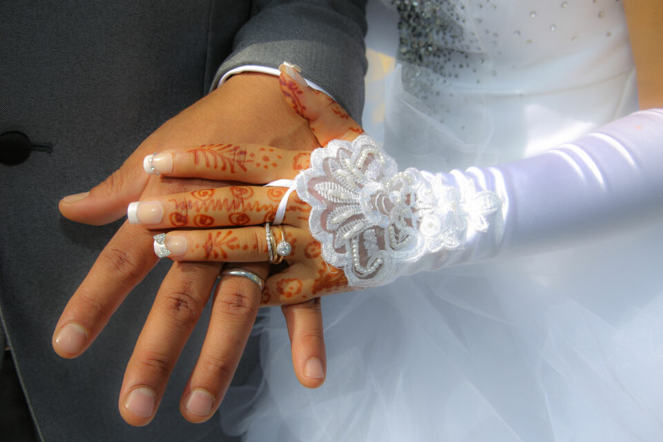 Adobe Stock - Photo d'illustration -  À travers les âges et les continents, les coutumes de fiançailles ont façonné les rites d'engagement, conférant à ces moments une dimension solennelle et symbolique. Des traditions ancestrales aux pratiques modernes, chaque culture a développé ses propres rituels