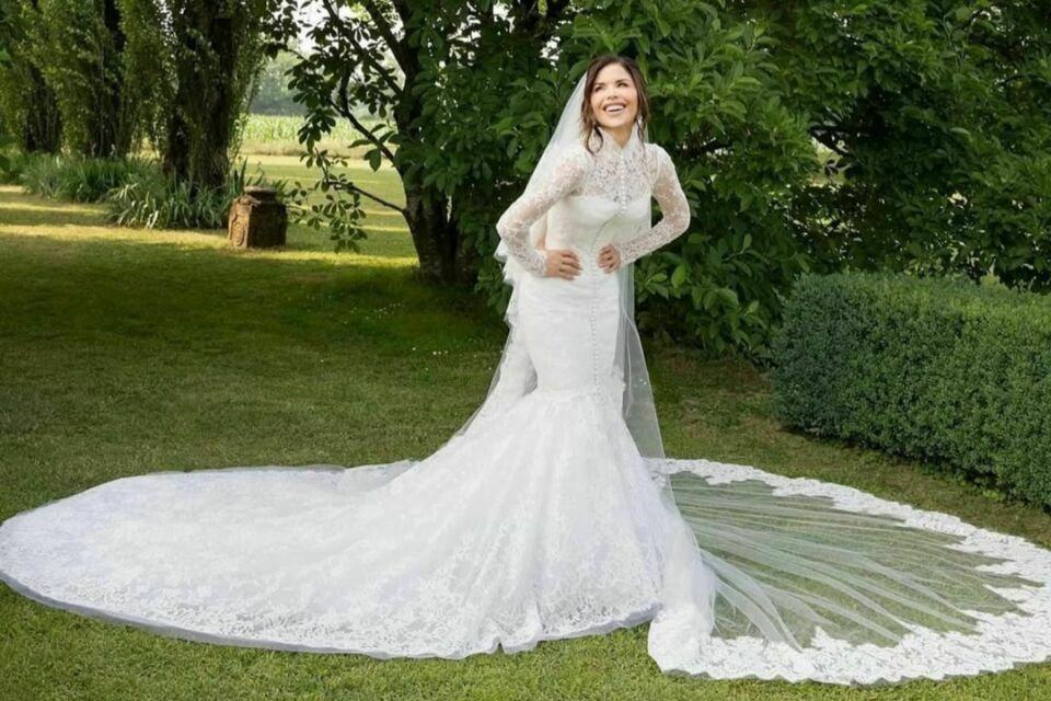 Licence Creative Commons - Photo d'illustration - Lauren Sánchez a marqué les esprits lors de son mariage avec Jeff Bezos, grâce à une robe de mariée signée Dolce & Gabbana, alliance parfaite entre haute couture italienne et élégance intemporelle.