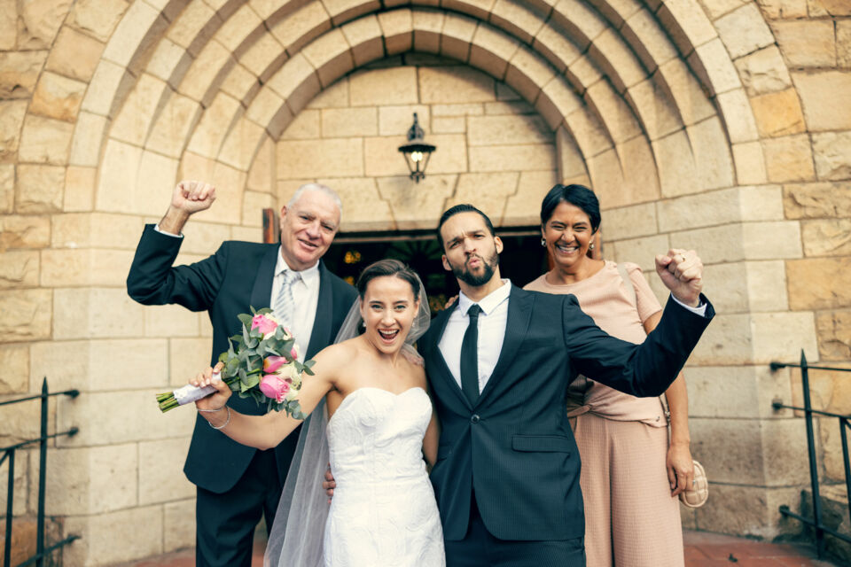 AdobeStock Photo d'illustration :Un beau-parent peut avoir aimé, accompagné, soutenu Lui rendre hommage lors du mariage, c’est redonner du sens à l’idée même de “famille”. 