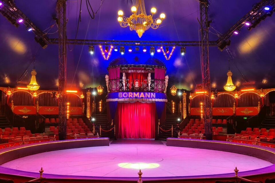 ABC Salles – DR - Sous son chapiteau mythique, le Cirque Théâtre Bormann accueille vos réceptions dans un décor hors du commun, entre tradition familiale et émotions grandioses.