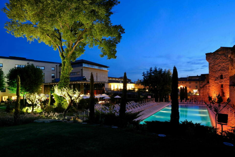 ABC Salles - Droits Réservés - Implanté en plein cœur du vieil Aix-en-Provence, l’Hôtel Aquabella est un établissement qui allie beauté naturelle, charme provençal et prestations haut de gamme, offrant un cadre raffiné et chaleureux pour vos réceptions et séjours d’exception. 