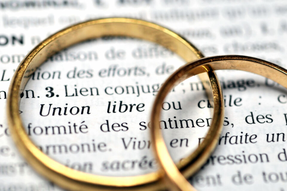 Adobe stock - Photo d’illustration - Le Pacs est une union légale créée en France et conclu entre deux personnes majeures dans le but d’organiser leur vie commune sans passer par le mariage.