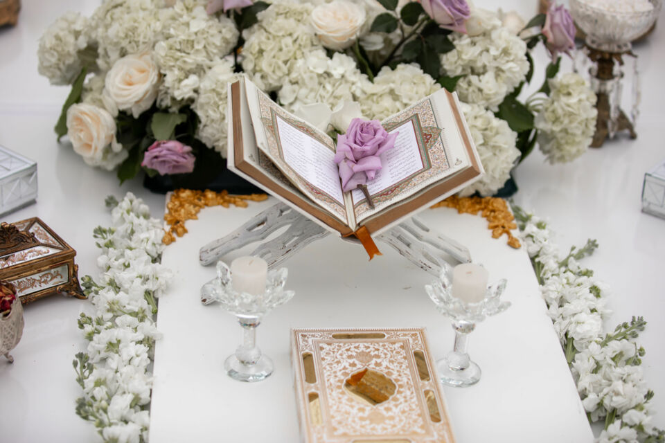 Adobe Stock - Photo d'illustration - Entre Sofreh Aghd, henné et danse de l’Attan, les mariages perses et afghans mêlent rituels ancestraux, ferveur spirituelle et festins, célébrant amour, famille et identité culturelle.