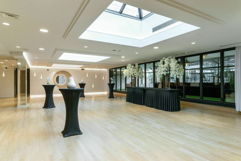 ABC Salles – DR - Face au Parc de la Tête d’Or, Les Terrasses du Parc déploient 1 000 m² d’espaces raffinés, dont 400 m² de terrasse, pour vos réceptions de 40 à 690 invités en plein cœur de Lyon. 