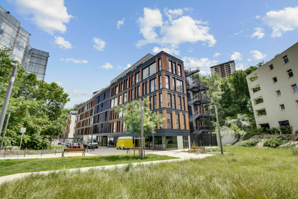 ABC Salles – DR - Avec 5 000 m² lumineux et modernes, Newton Offices Vaise combine salles de réunion, bureaux, terrasses et rooftop pour vos séminaires, formations ou rencontres professionnelles. 