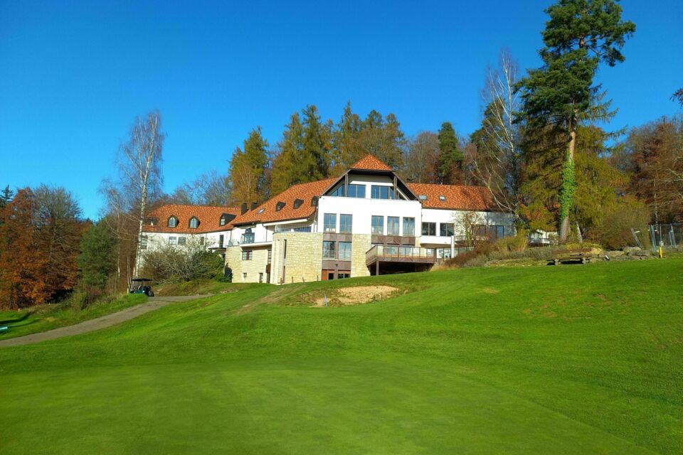 ABC Salles – DR - Avec vue sur cours d’eau, verrières, pierres et poutres apparentes, le LaLargue Golf Resort est un havre de paix niché au cœur du Sundgau, parfaitement adapté aux événements d’envergure comme aux instants plus intimistes.