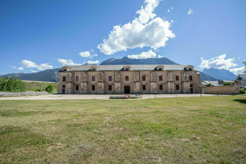 ABC Salles – DR - Sur un promontoire dominant les vallées alpines, la Place Forte de Mont-Dauphin magnifie vos événements dans un site classé au patrimoine mondial de l’Unesco.