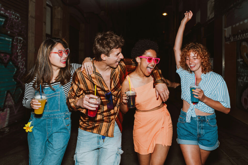 Adobe Stock – Photo d’illustration - Parce que la fête ne doit jamais rimer avec danger, organiser un événement encadré, convivial et sécurisé est aussi une façon d’apprendre à célébrer autrement. 