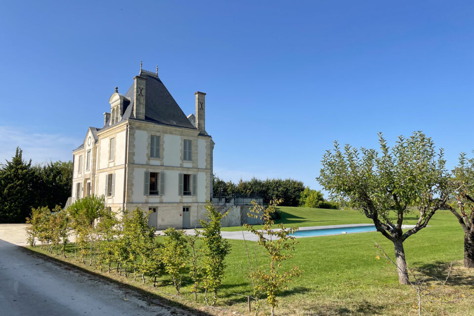 ABC Salles – DR - Domaine de Fumadelle : Sur les rives de la Gironde, ce lieu raffiné mêle charme du XIXᵉ et confort moderne pour des réceptions d’exception.