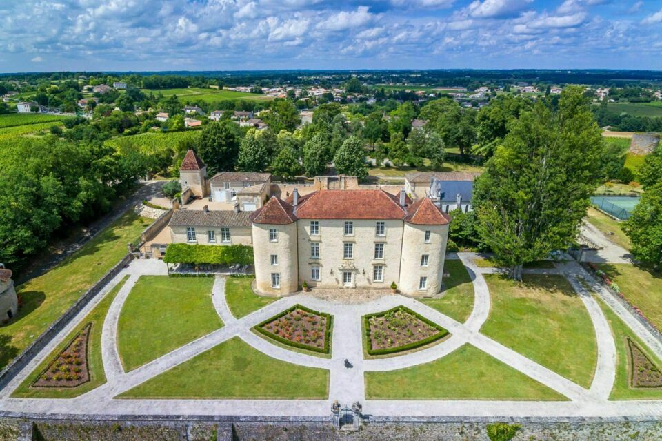 ABC Salles – DR - Dominant la Garonne, le Château de Cadillac, joyau du XVIe siècle, offre un cadre majestueux et modulable, parfait pour mariages, séminaires ou fêtes, avec une vue panoramique à couper le souffle.