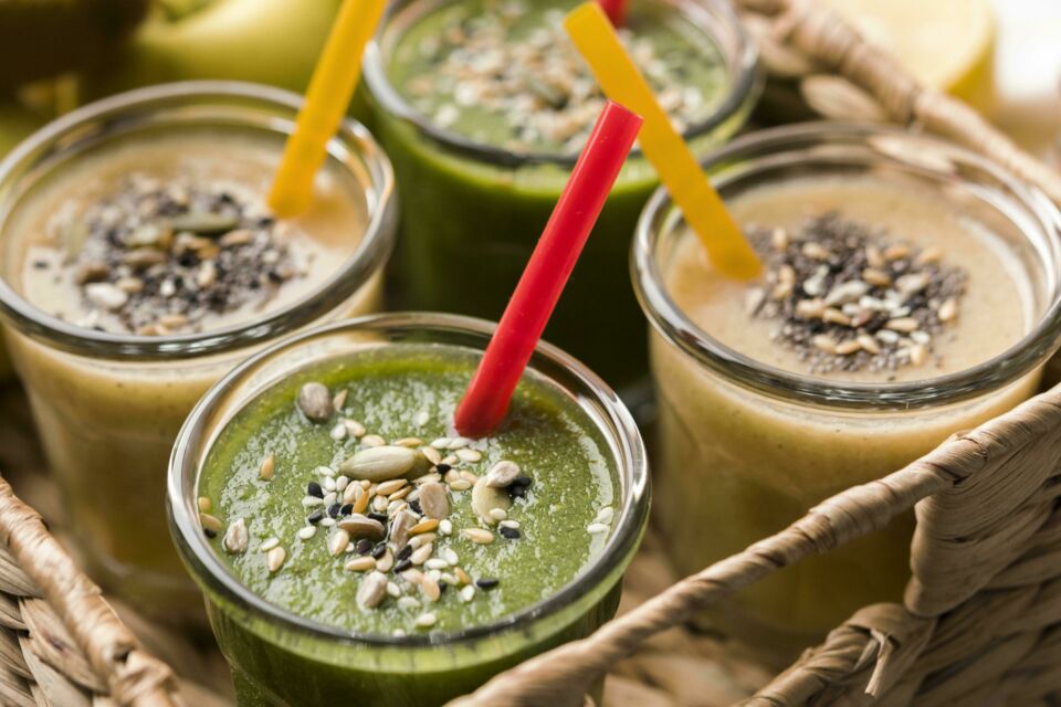 Freepik -  Photo d'illustration - Présentes dans les buffets de mariage du monde, les soupes célèbrent l’hospitalité : réconfortantes ou raffinées, elles ouvrent le festin avec chaleur, tradition et saveurs locales.