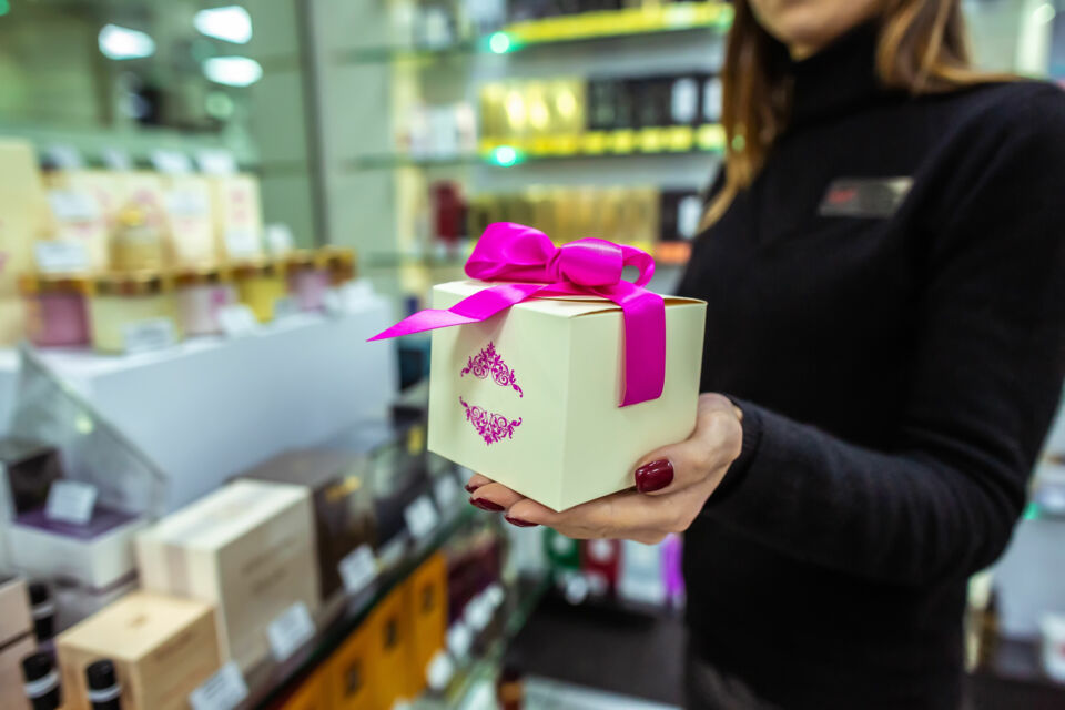 Adobe Stock -  Photo d'illustration -  Adobe Stock - Photo d’illustration - Une journée d’anniversaire en mode chasse aux cadeaux : entre gourmandises, soins et surprises, les enseignes célèbrent votre jour J sans vous faire dépenser un centime. 