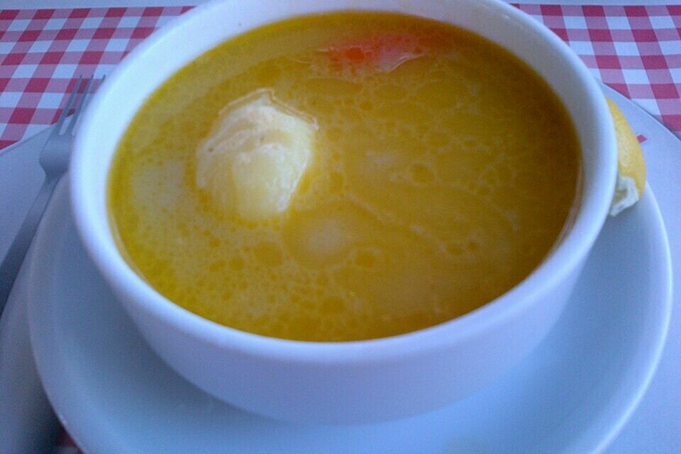 CommonsWikimedia Photo d'illustration :Le caldo de gallina, c’est avant tout une expérience qui rappelle les cuisines familiales et les petits marchés de quartier