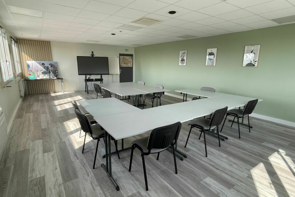 ABC Salles – DR -Un choix d’exception pour vos réunions et incentives en Bourgogne, Agra Gestion Chenôve allie performance, élégance et confort dans un cadre dynamique propice à la collaboration professionnelle.  