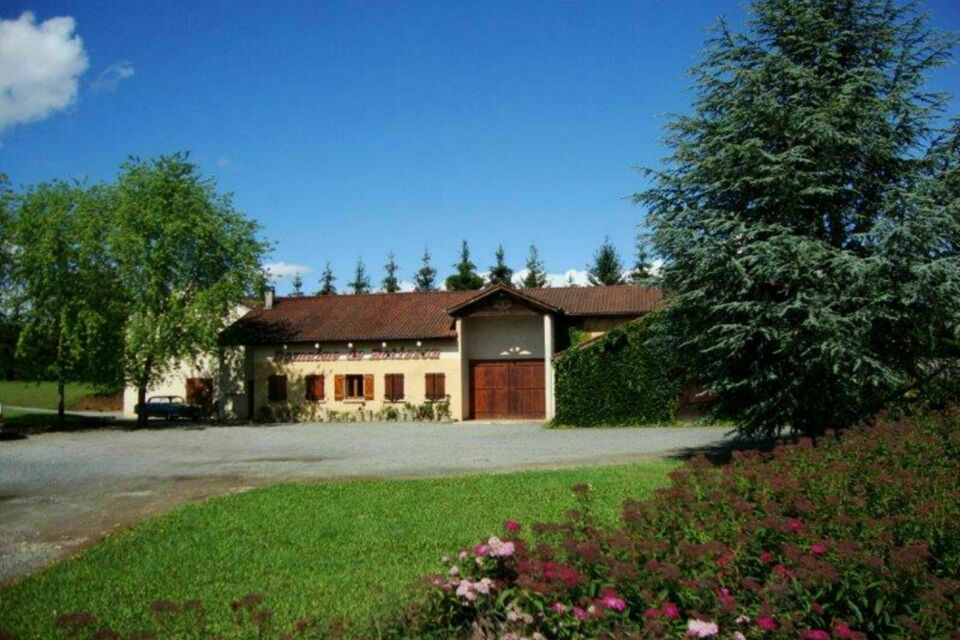 ABC Salles – DR - Le Domaine de Rotisson séduit par son authenticité et sa vue imprenable sur les vignes. Sa grande salle modulable et son hébergement sur place en font un lieu idéal pour mariages, séminaires et événements champêtres. 