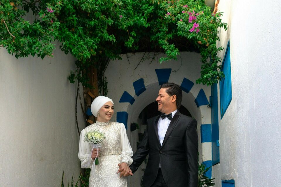 Pexels -&nbsp; Photo d'illustration -&nbsp;&nbsp;Dans le mariage tunisien, les senteurs de jasmin, de fleur d’oranger et d’encens ne sont pas de simples parfums : elles incarnent la mémoire, la tradition et l’émotion d’une célébration sacrée.