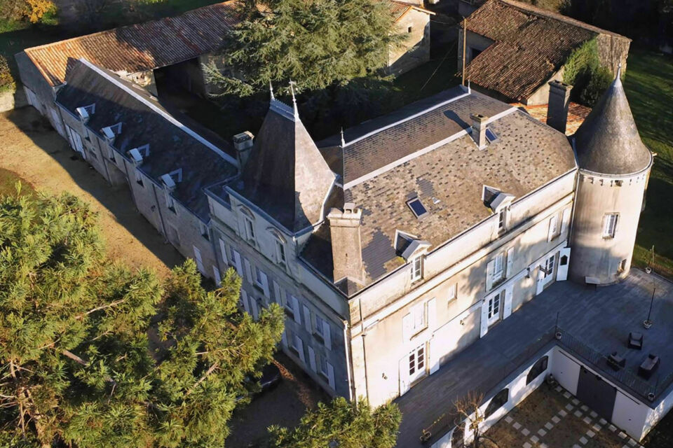 ABC Salles – DR - Entouré de verdure et de perspectives paisibles, le Château de Saugé conjugue élégance patrimoniale et liberté d’accueil pour des réceptions à la fois raffinées et inspirantes.  