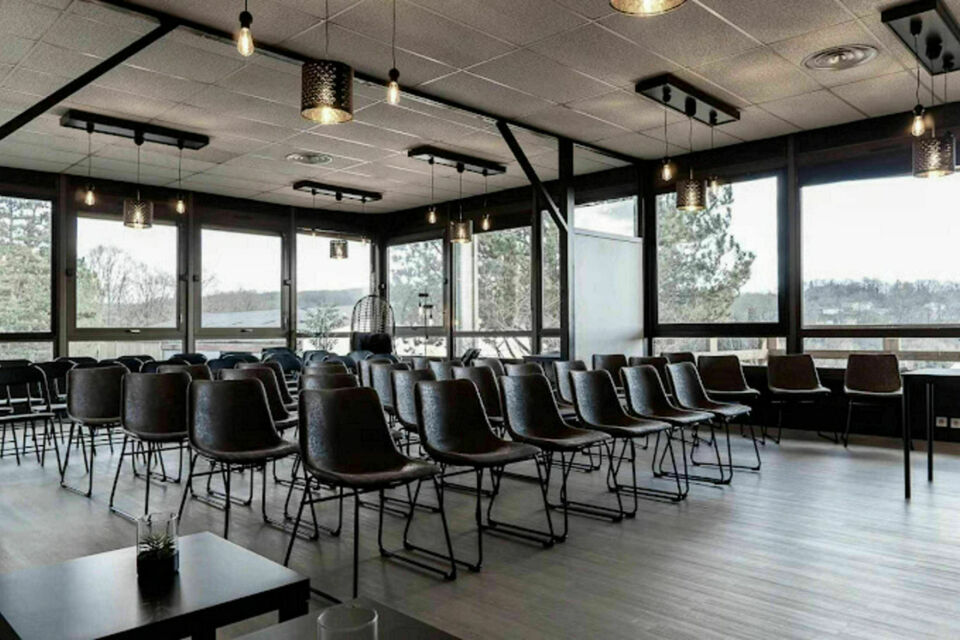 ABC Salles – DR - Un lieu pensé pour faire avancer les idées, dans un cadre contemporain où le travail rime avec confort et concentration.