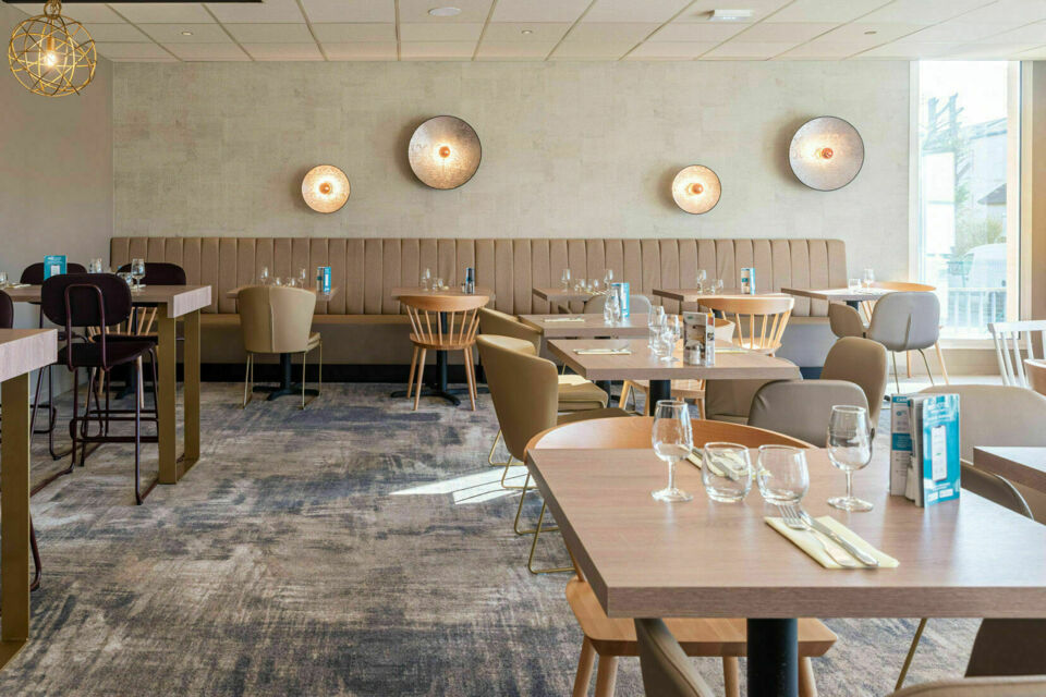 ABC Salles - DR - Aux portes d’Orléans, le Brit Hotel L’Antarès conjugue confort moderne et espaces modulables, offrant un cadre apaisant et accessible pour vos séminaires, réunions et événements professionnels.