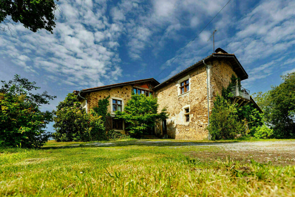  ABC Salles – DR - Entre maison de maître, ferme landaise et esprit bohème chic, le Domaine Lacampagne cultive l’art de recevoir dans un cadre confidentiel, propice aux célébrations comme aux moments de travail partagés.  