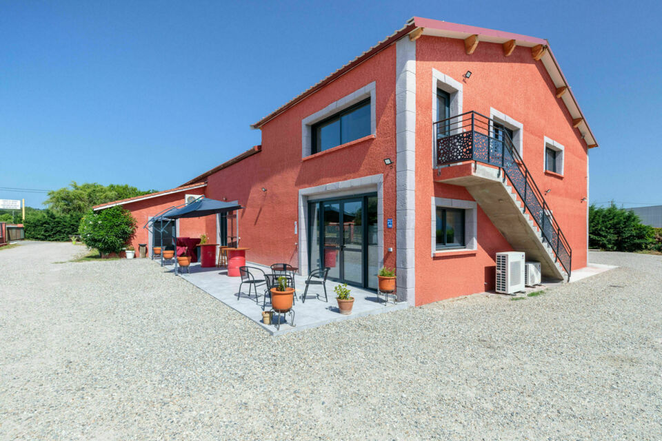 ABC Salles - DR - Établissement au cadre polyvalent à Pamiers, L’Embargo propose des espaces modulables et équipés, parfaits pour tout type d'événement privé en Ariège.  