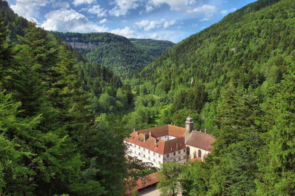 ABC Salles – DR - Lieu historique niché en pleine nature, le Monastère de Consolation sublime mariages et réceptions d’exception dans un décor hors du temps.