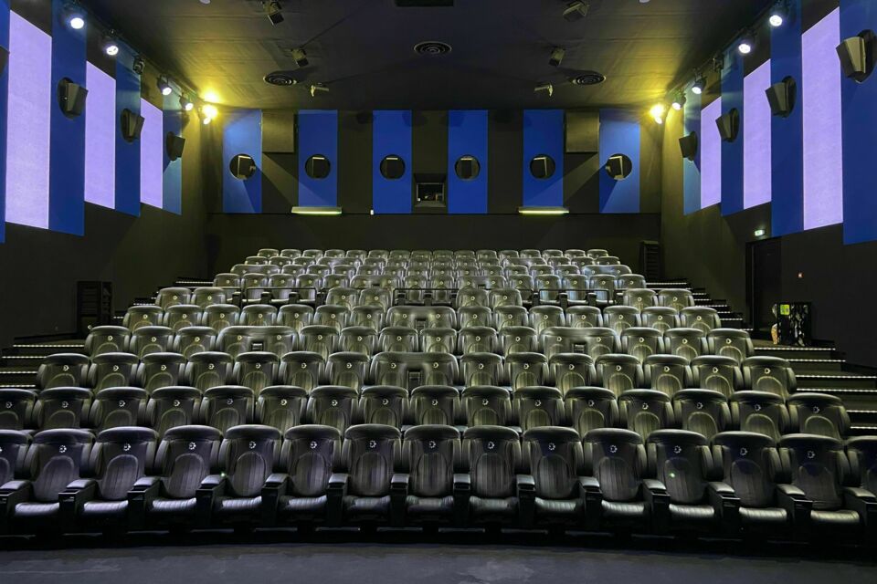 ABC Salles - DR - Un cinéma en plein cœur de Troyes, transformé en scène événementielle pour vos événements professionnels, le CGR Troyes conjugue technologie, confort et centralité pour vos rendez-vous B2B.  