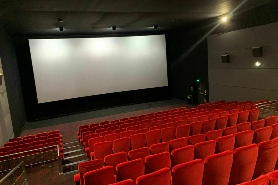 ABC Salles - DR - Un lieu immersif et central à Châlons pour vos événements B2B : le CGR allie confort, gradins et technologie pour des séminaires, conférences ou projections à fort impact. 