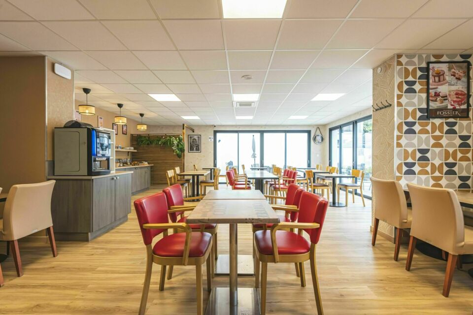 ABC Salles - DR - Cocon discret pour vos événements professionnels et rendez-vous clients, Hôtel au Tambour à Reims est une adresse idéale pour les entreprises recherchant un lieu paisible et bien situé.  