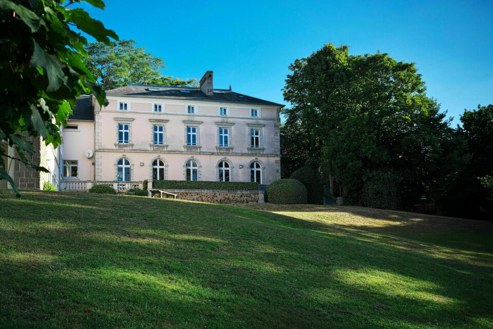ABC Salles - DR - Le Hédraou, havre breton entre mer et campagne, offre un écrin singulier où mariages, séminaires et réceptions se déploient dans une atmosphère élégante, intime et profondément ancrée dans l’esprit iodé des Côtes-d’Armor. 