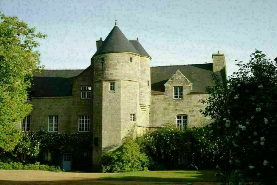 ABC Salles - DR - Alliant spiritualité et élégance intemporelle, l'Abbaye de Sainte-Croix offre un cadre unique à vos événements où histoire, sérénité et atmosphère iodée subliment chaque instant. 