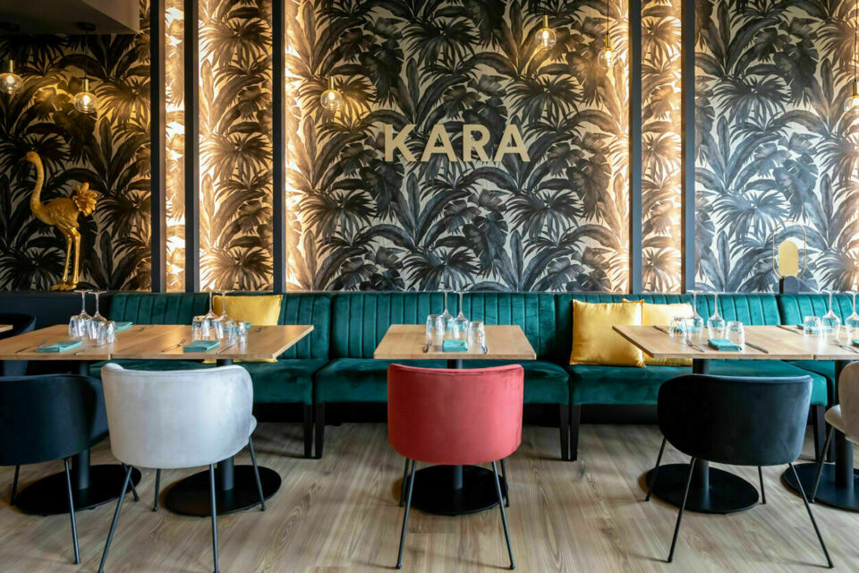 Au Brit Hôtel Kara, profitez d’un cadre confortable et fonctionnel pour organiser réceptions, séjours de groupe ou événements entre amis, avec un accueil chaleureux et des services adaptés à tous vos projets.