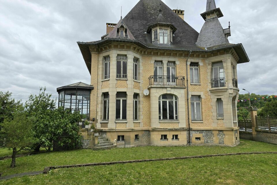 ABC Salles - DR -  La Villa Santina dévoile une villa élégante et contemporaine, offrant un cadre raffiné et intime, parfait pour vos événements privés, réceptions ou séjours dans un environnement chic et convivial.