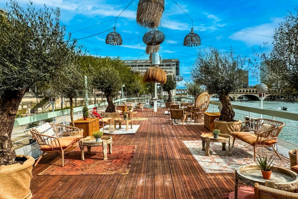  ABC Salles – DR - L’Olivia – Rooftops ensoleillés, passerelles secrètes et ambiance intimiste sur la Seine pour des soirées inoubliables dans un cadre élégant et contemporain.  