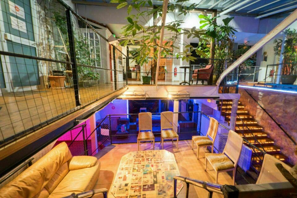   ABC Salles – DR - Le Loft de Tito – Lumière naturelle, mezzanine et verrière, un loft atypique au cœur du 12ᵉ arrondissement pour des rassemblements cosy et conviviaux.  