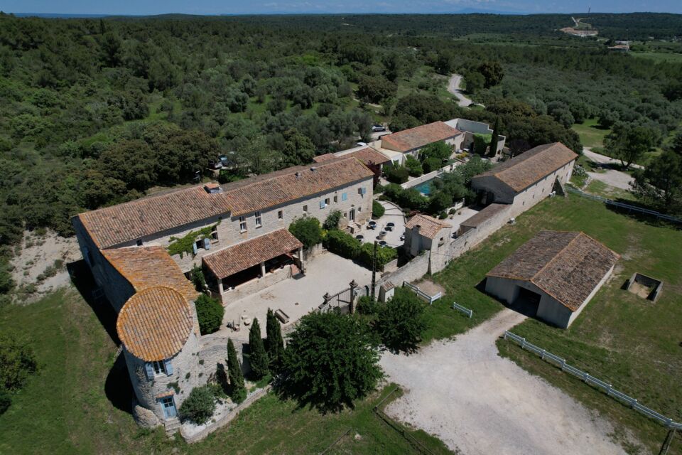 ABC Salles – DR - Au cœur de la garrigue gardoise, le Mas de Ponge conjugue esprit convivial, grands espaces et liberté d’organisation pour des événements sur mesure entre nature, partage et ambiance provençale.