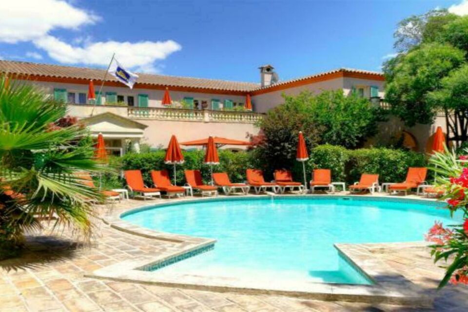 ABC salles – DR - À Nîmes, l’Hôtel L’Orangerie offre un cadre élégant et verdoyant au cœur d’un parc de platanes centenaires, pour des événements alliant confort, convivialité et douceur de vivre en plein centre-ville.