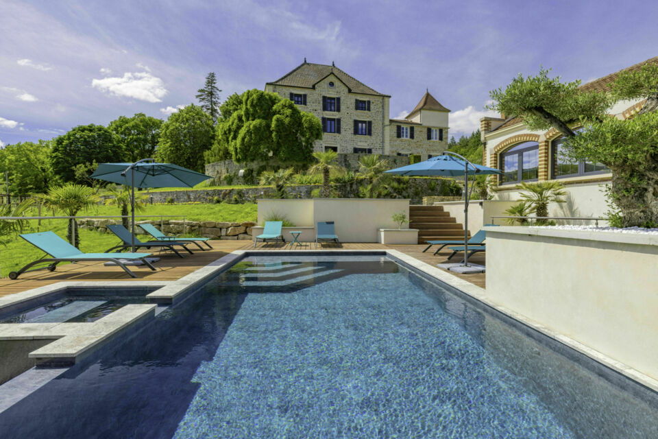   ABC Salles – DR – Parmi les auberges de caractère en Bourgogne, l’Auberge Larochette se distingue par son élégance discrète, sa cuisine raffinée et son atmosphère intimiste propice aux événements d’exception.  